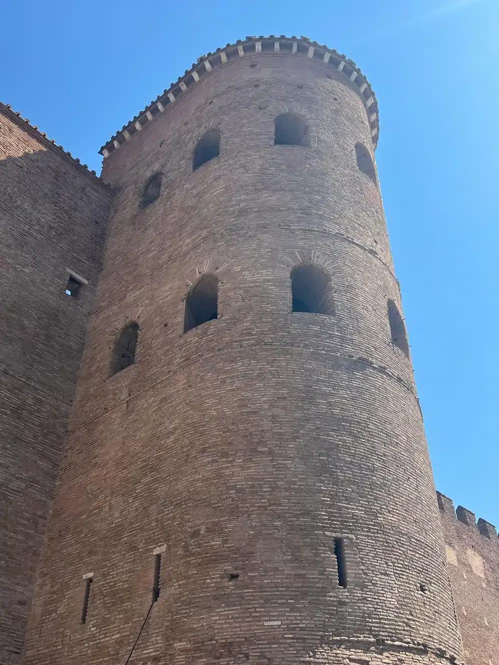 Torre semicircolare di Porta Asinaria nelle Mura Aureliane di Roma