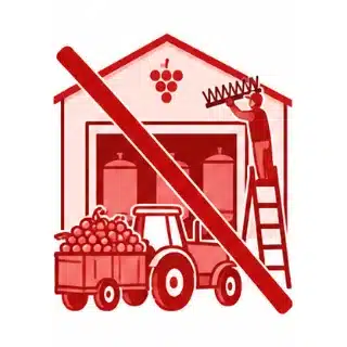 Illustrazione barrata: si installano i dissuasori mentre i rimorchi di uva entrano in cantina