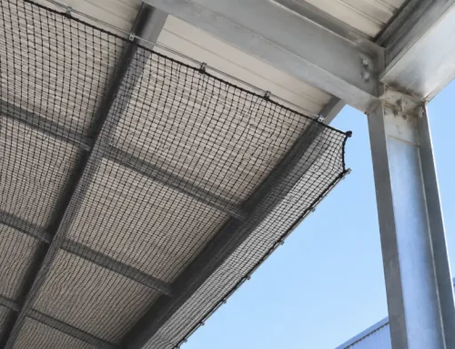 Reti anti volatili su capannoni e grandi luci: cede il telaio, non la rete